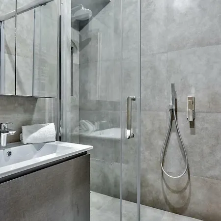 Apartment 77 - Temple 5 *